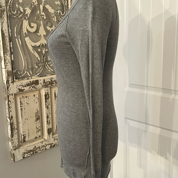American Eagle Outfitters Sweater - So Soft - Grey Sweater - Size Medium - Picture 5 of 5